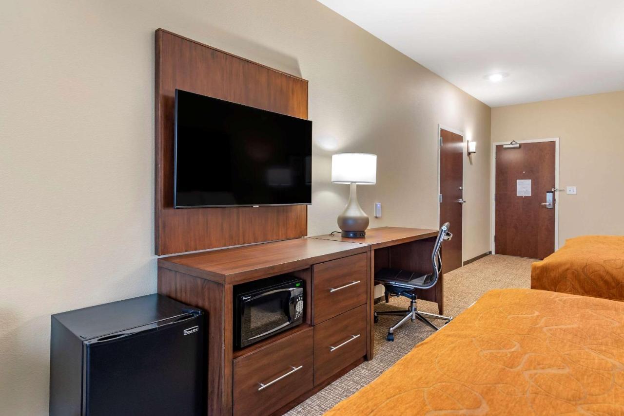 Comfort Suites Нюнан Екстериор снимка