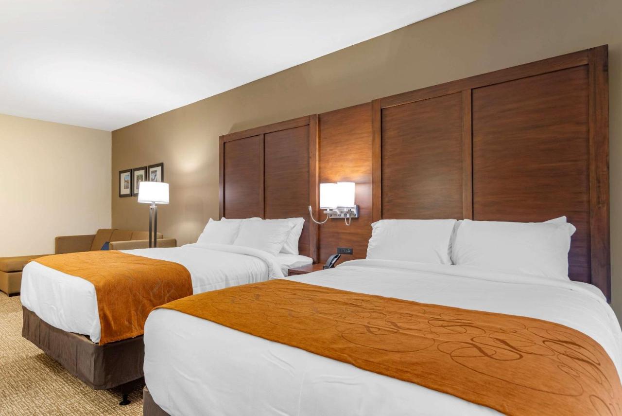 Comfort Suites Нюнан Екстериор снимка
