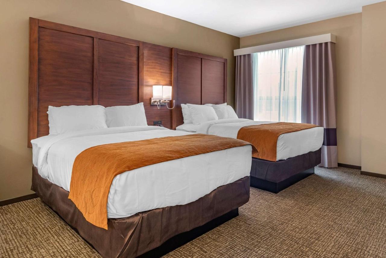 Comfort Suites Нюнан Екстериор снимка